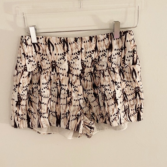 BCBGeneration Flouncy Patterned Pink/Black Shorts - Picture 5 of 5